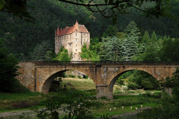 chemin de saint jacques Lyon Le Puy chateau de lavoute polignac