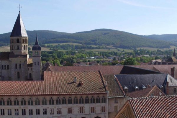 chemins de saint Jacques de Cluny au Puy en Velay Cluny-paysage©DSL B-Wonder Romain Rozot