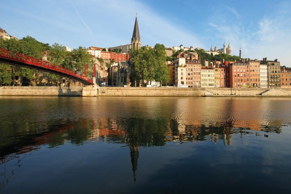 passerelle_vieux_lyon_marie_perrin.raw cheminde saint jacques LYON LE PUY EN VELAY