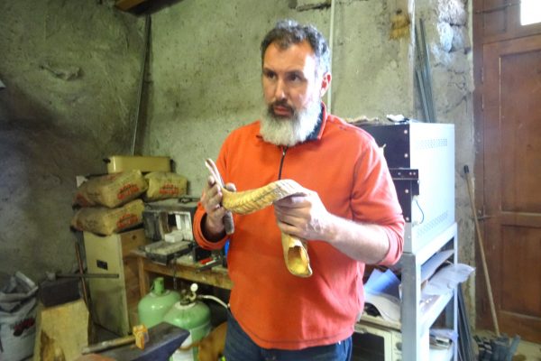 Benoît Maguin coutelier - chemins de saint jacques de compostelle cluny lyon conques le puy en velay