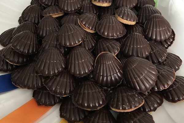 Chemins de saint jacques coquille sablée en chocolat Le Puy en velay genève Conques Lyon Cluny (2)