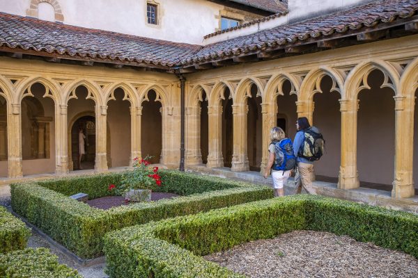 Auvergne-Rhône-Alpes - Loire - Le chemin de Compostelle de Cluny au Puy-en-Velay - Dans le Roannais, l'abbaye bénédictine de Charlieu-63