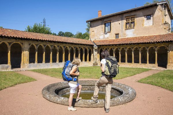 Auvergne-Rhône-Alpes - Loire - Le chemin de Compostelle de Cluny au Puy-en-Velay - Dans le Roannais, le couvent des Cordeliers à Charlieu-70