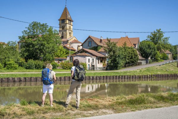 le canal de Briennon dans le roannais Loire chemin de Cluny Le Puy en Velay Chemins de Saint Jacques de Compostelle (3)