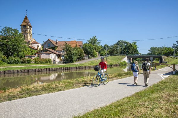 le canal de Briennon dans le roannais Loire chemin de Cluny Le Puy en Velay Chemins de Saint Jacques de Compostelle (7)