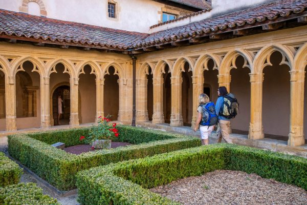 Auvergne-Rhône-Alpes - Loire - Le chemin de Compostelle d...y - Dans le Roannais, l'abbaye bénédictine de Charlieu-63