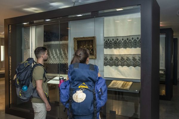 Auvergne-Rhône-Alpes - Haute-Loire - Le chemin de Compostelle de Cluny au Puy-en-Velay - Le musée de la dentelle à Retournac-40-min(1)