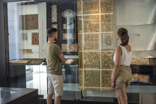 Auvergne-Rhône-Alpes - Haute-Loire - Le chemin de Compostelle de Cluny au Puy-en-Velay - Le musée de la dentelle à Retournac-53-min