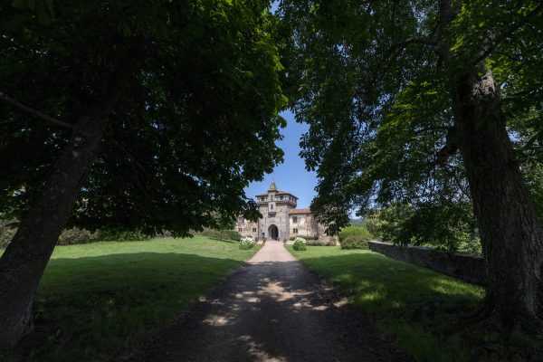 gr765-Château de Saconay Monts du Lyonnais Vincent Jolfre (5)