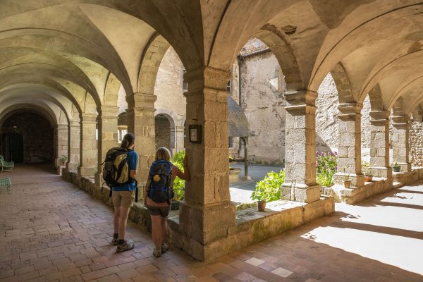 Auvergne-Rhône-Alpes - Loire - Le chemin de Compostelle de Cluny au Puy-en-Velay - Le prieuré de Pommiers-en-Forez-58-min