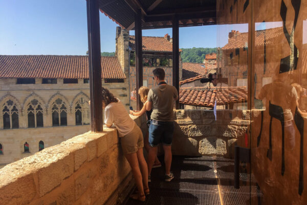 Sur les terrasses du Musée Champollion Lot Tourisme- C. Asquier