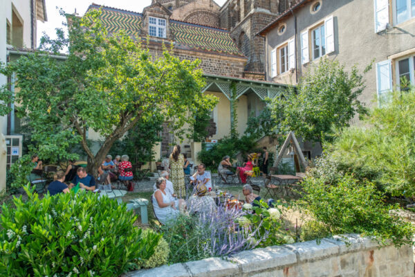 Auvergne-Rhône-Alpes - Haute-Loire - Le Puy-en-Velay - Le jardin du musée du Camino-20